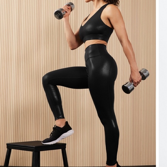 Fabletics Workout Set - Picture 1 of 6